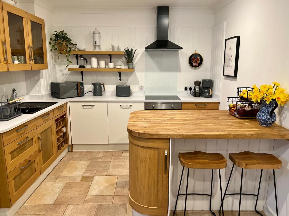 Hollyhocks Holiday Home- 2 Bedroomed Ground Floor Apartment Sleeps 5 Ivybridge Buitenkant foto